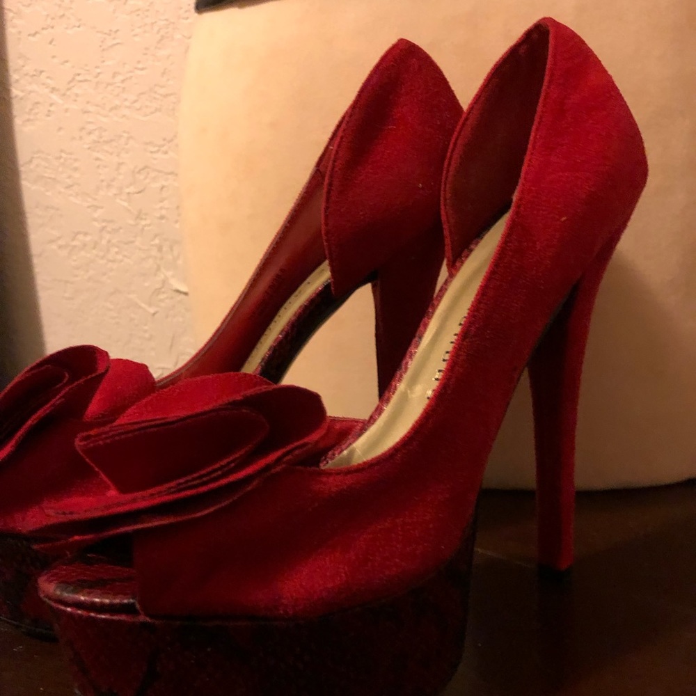 Red bow pumps - Picture 2 of 2